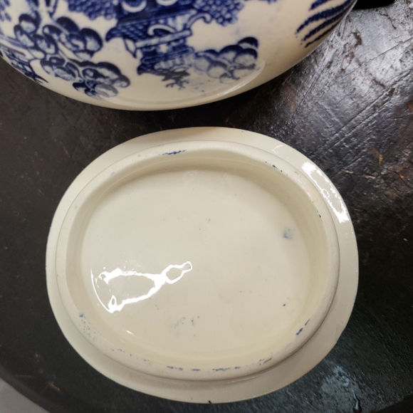 Antique Blue and White Transferware Sugar Bowl with Lid Unmarked - Picture 8 of 10